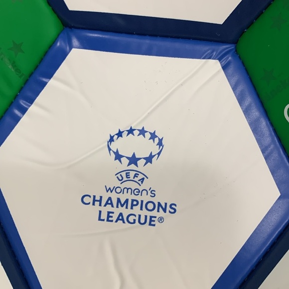 Heineken Champions League Soccer Ball with pump - Picture 5 of 6